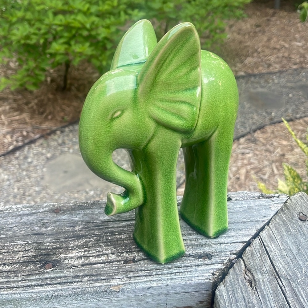 Urban Trends Ceramic Elephant Figurine with Long Legs